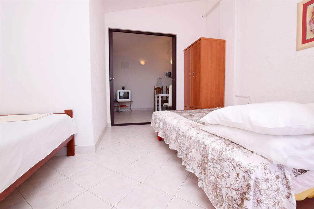 Apartments Dubravka Pisak Exterior photo