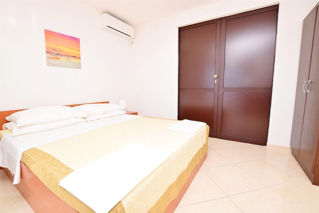 Apartments Dubravka Pisak Exterior photo