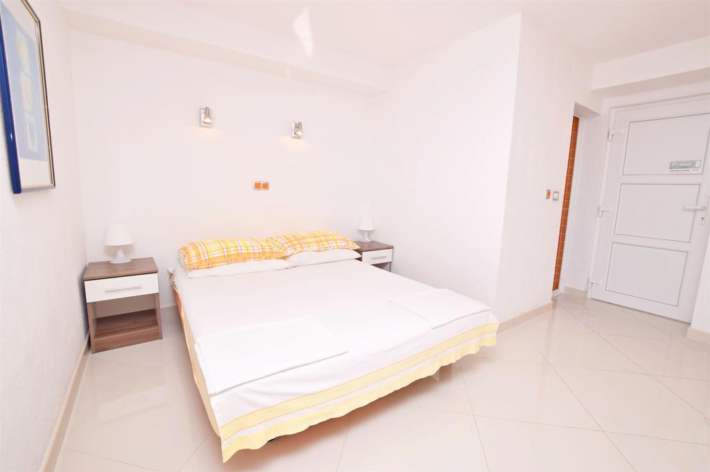 Apartments Dubravka Pisak Exterior photo